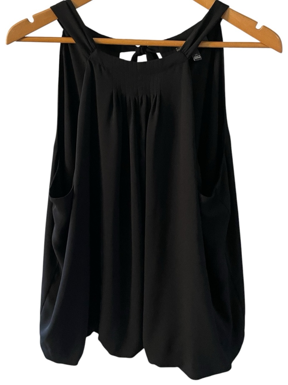 H7- Large The Limited Women’s Black Sleeveless Tie-Back Tank Top